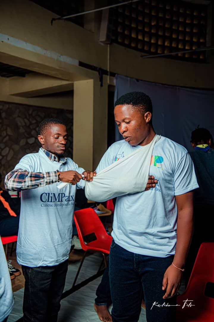 Photo — Deuxième étape de la Clinique Mobile pour la Paix : 30 jeunes formés aux gestes qui sauvent (1)